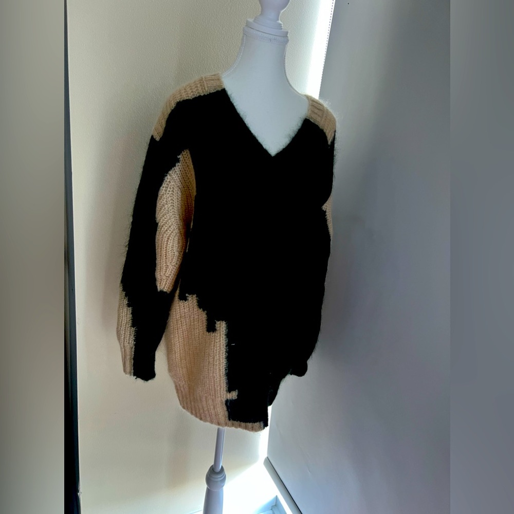 COS sweater NWOT size s